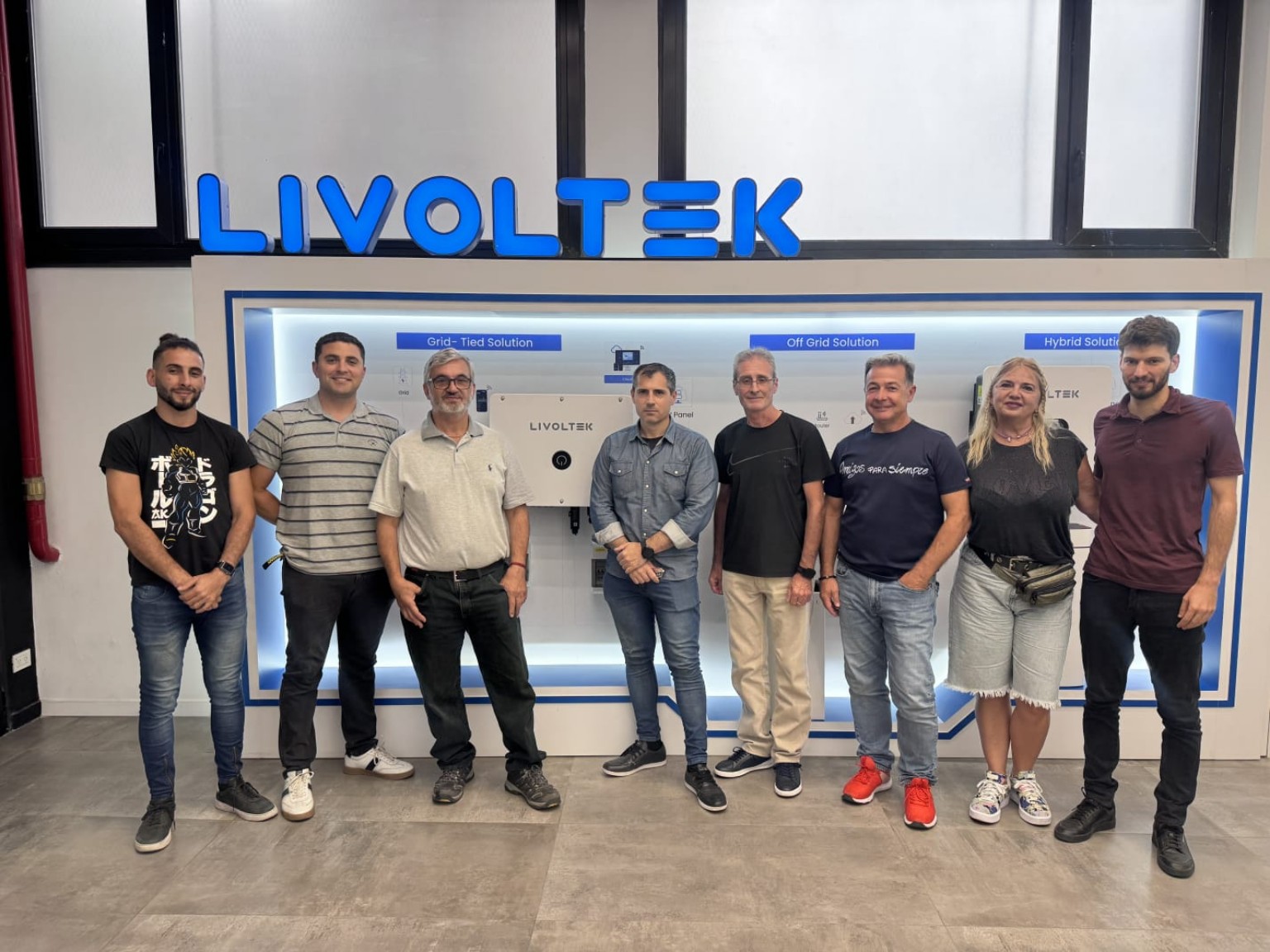Encuentro profesional en las instalaciones de Livoltek